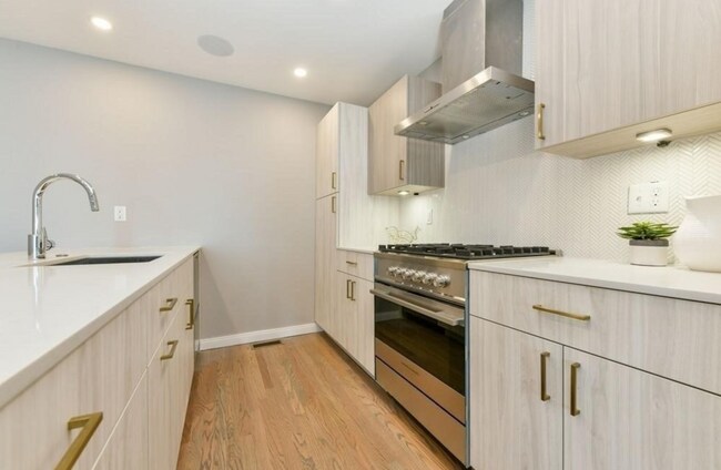 Foto del edificio - 14 Newbury St