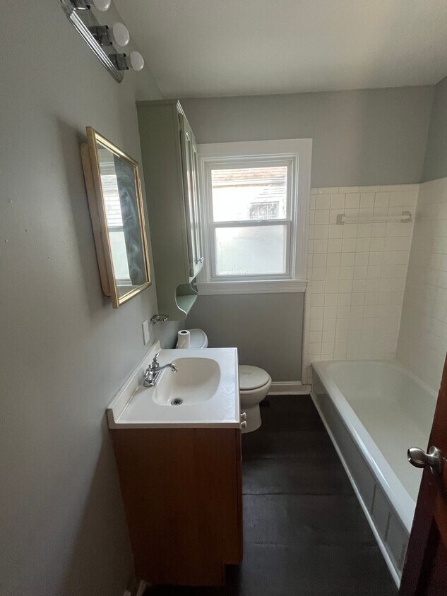 Building Photo - Beautiful 3 bedroom house in Louisville!