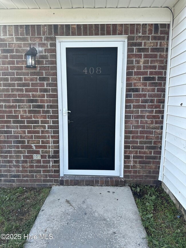 Building Photo - 408 Myrtlewood Cir