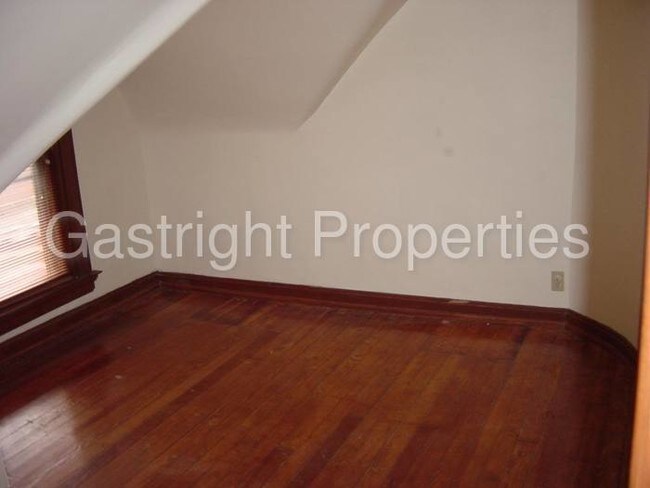 Foto del edificio - 19 Wallace Ave