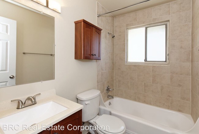 Building Photo - 3 br, 1 bath Apartment - 1950-1960 Upham St.