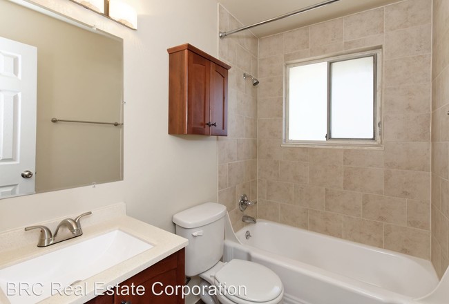 Foto del edificio - 3 br, 1 bath Apartment - 1950-1960 Upham St.