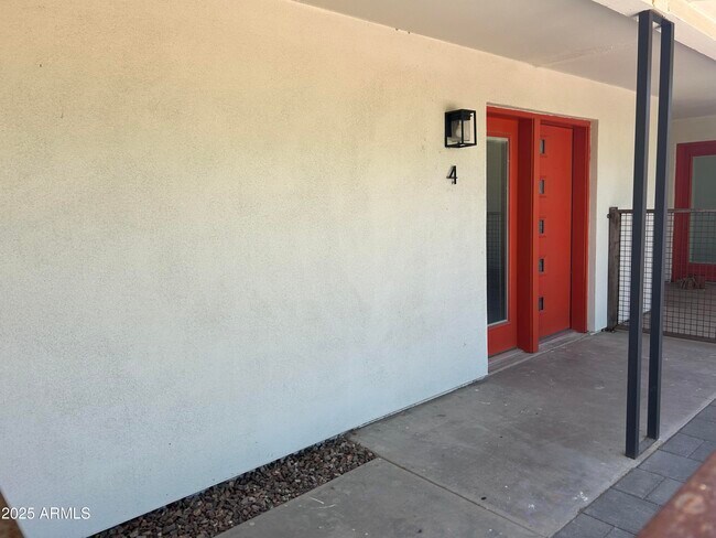 Building Photo - 3332 N 66th Pl