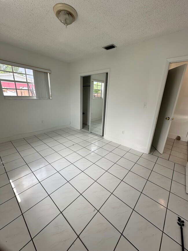 Building Photo - 20701 SW 118th Ave