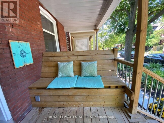 Building Photo - 41 Dearbourne Ave
