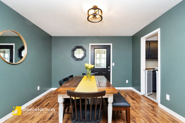 Building Photo - Great home in wonderful neighborhood!
