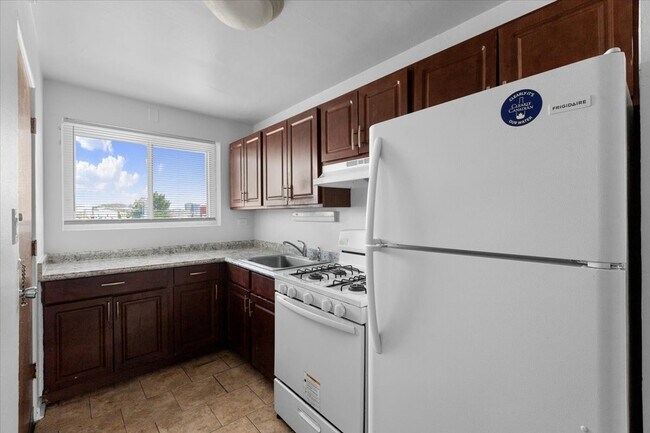 Foto del edificio - 6719 N Hermitage Ave