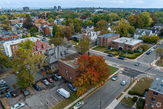 Aerial Photo - 610 Farmington Ave