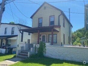 Building Photo - 112 Stoll St
