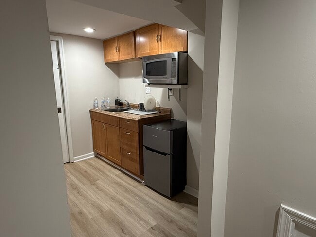 Foto del edificio - 1629 Searles Rd