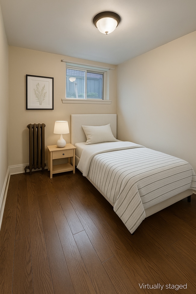 Building Photo - 959 Main St E