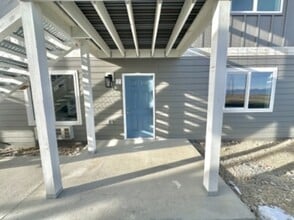 Building Photo - 3181 Queen Anns St