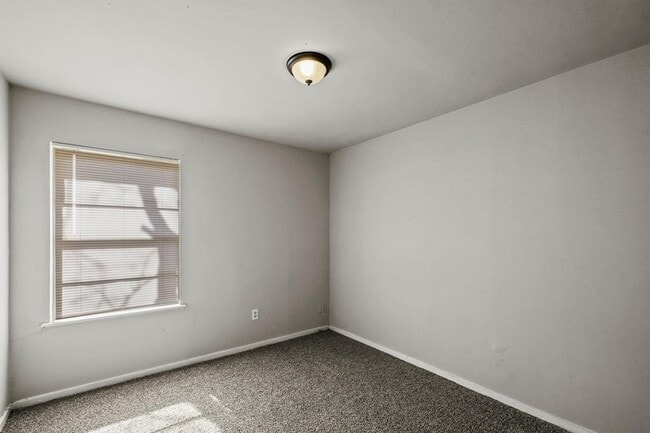 Building Photo - 8118 Panay Dr