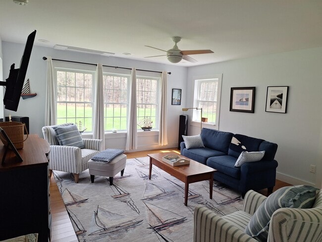 Building Photo - 47 Lower Cemetery Rd