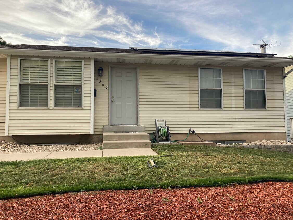 Primary Photo - 5360 Cadenza Dr