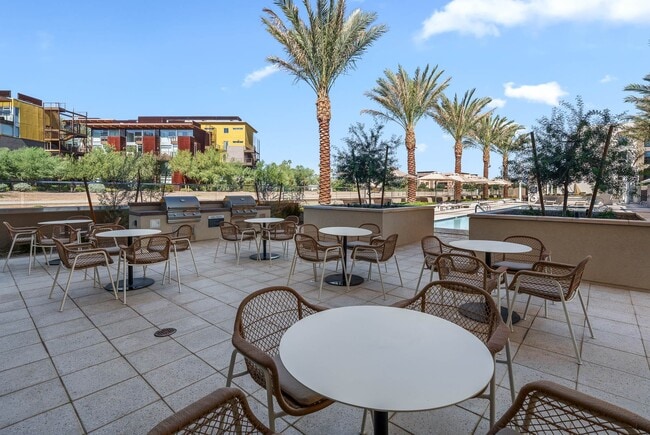 Building Photo - The Monde Scottsdale