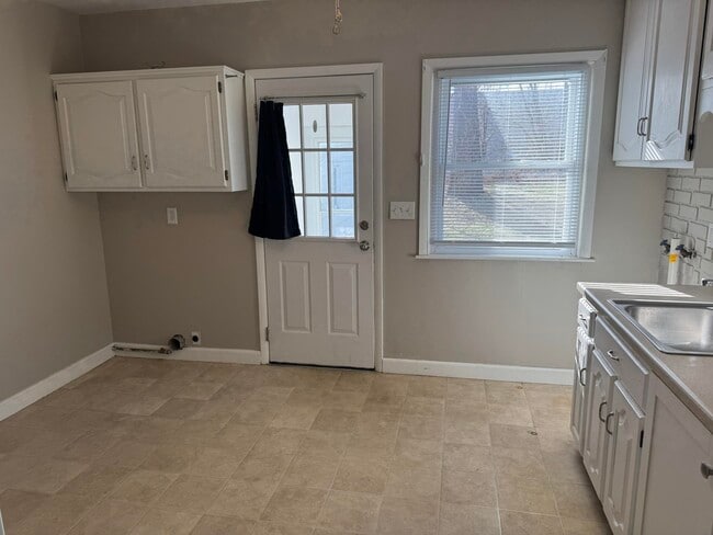 Building Photo - 3827 Keota Ave