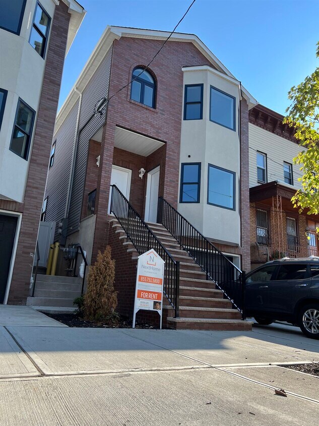14 Stevens Ave Unit 2, Jersey City, NJ 07305 Room for Rent in Jersey City, NJ