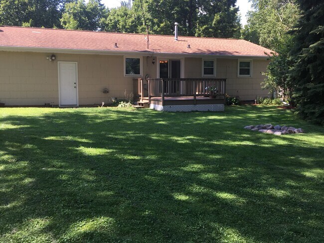 Building Photo - 1105 Michaline Dr