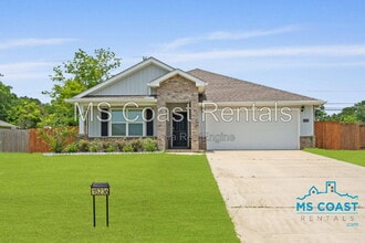 Building Photo - 15236 Cypress Way