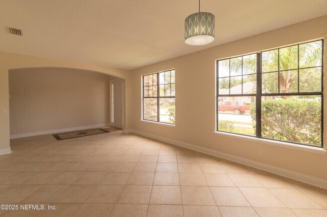 Building Photo - 12481 Tropic Dr