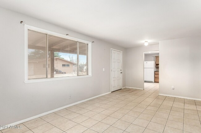 Building Photo - 225 S Grand Dr