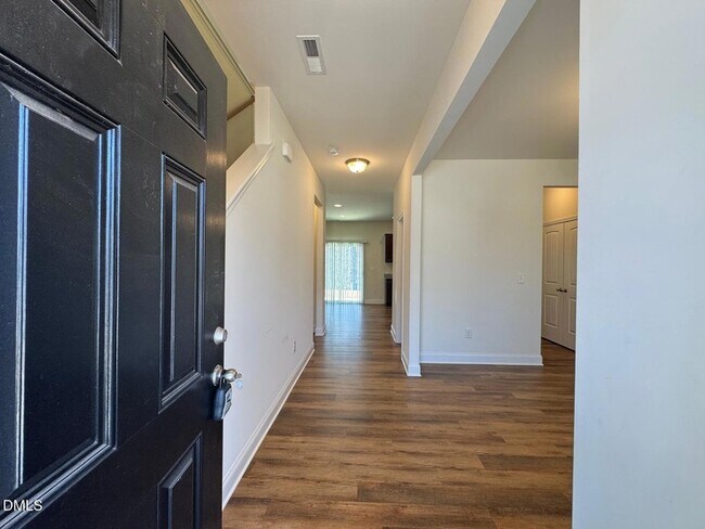 Foto del edificio - 247 Dando St