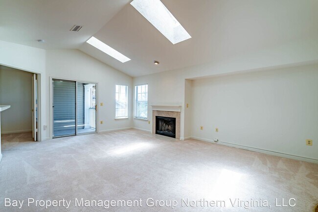 Foto del edificio - 2 br, 2 bath House - 5604 WILLOUGHBY NEWTO...