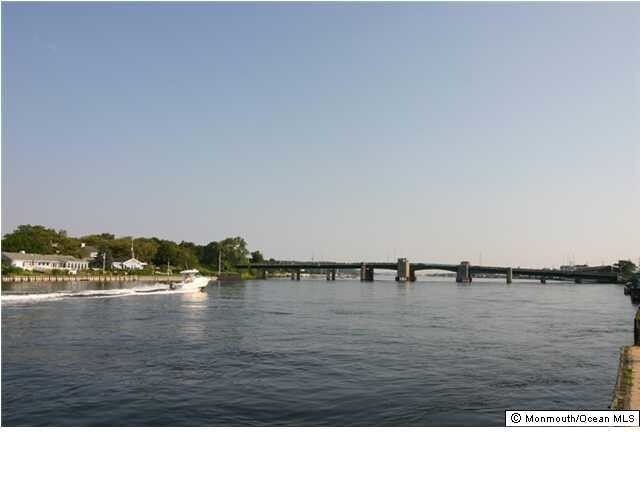 Building Photo - 14 Peninsula Ave