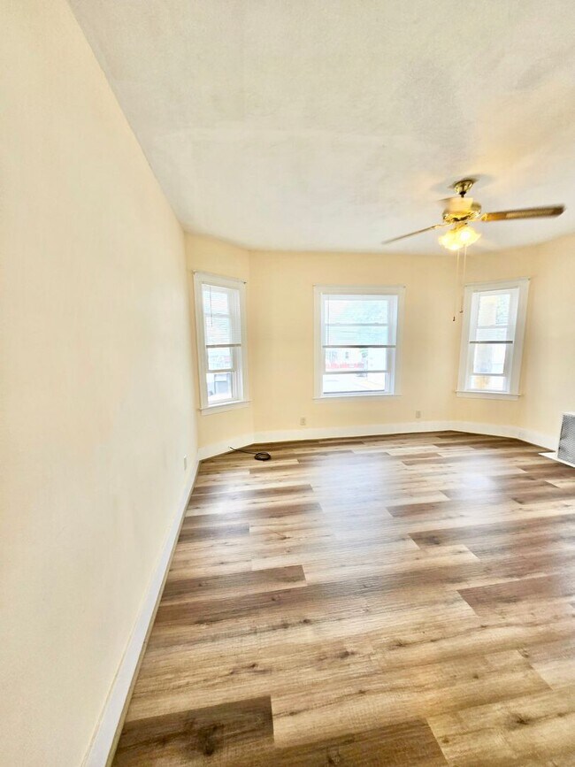 Foto del edificio - 1336-1340 Cranston Street