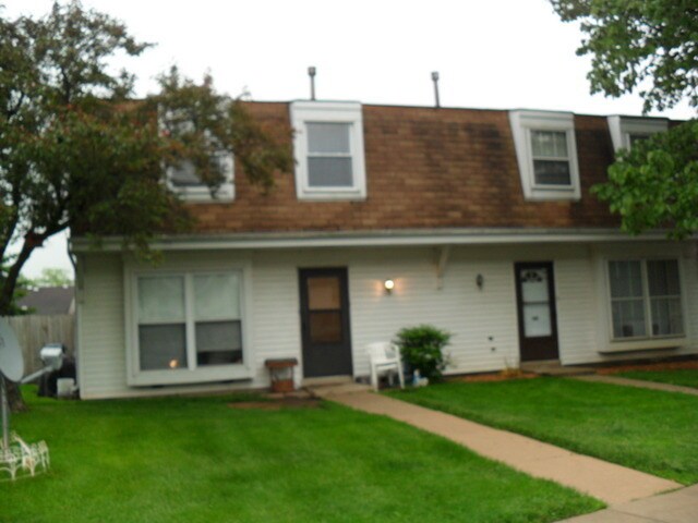 Primary Photo - 15K Fernwood Dr