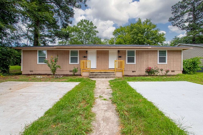 Building Photo - For Rent: Spacious Studio with 2 Baths in ...
