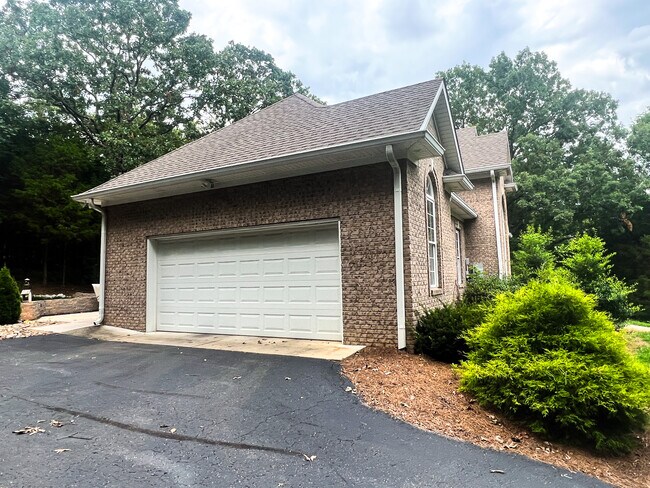 Foto del edificio - 159 Briggs Hill Rd