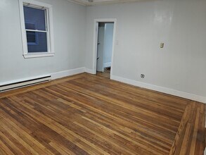 Building Photo - 11 Nelson St