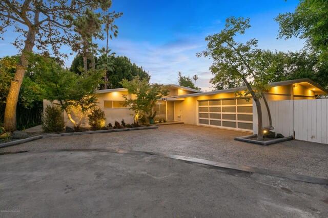 Primary Photo - 282 Wigmore Dr
