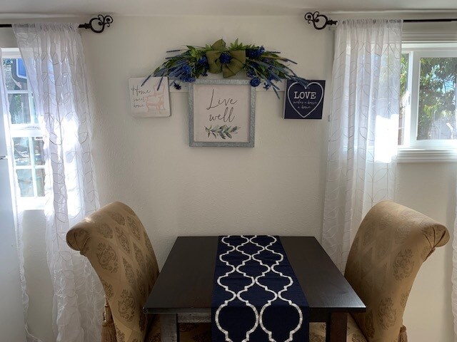Dining table - 2710 Laguna St
