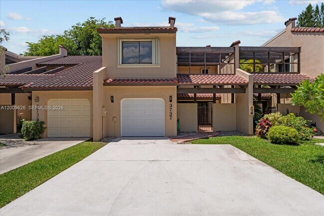 Building Photo - 3737 Alcantara Ave