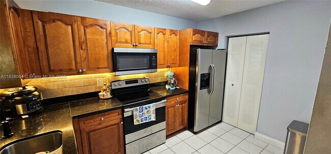 Foto del edificio - 11229 W Atlantic Blvd