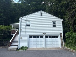 Building Photo - 149 Pleasantville Rd