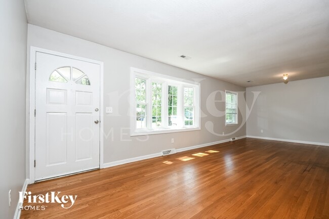 Building Photo - 2080 Bishop Dr