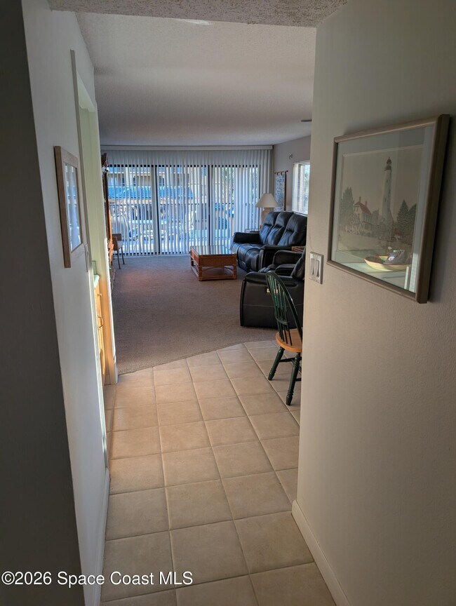 Foto del edificio - 8494 Ridgewood Ave