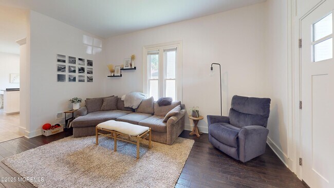 Foto del edificio - 43 Linden Pl