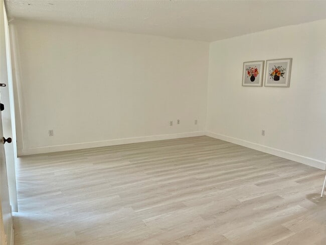 Building Photo - 3400 Timmons Ln