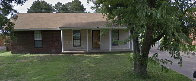 Building Photo - 204 Pamela Dr