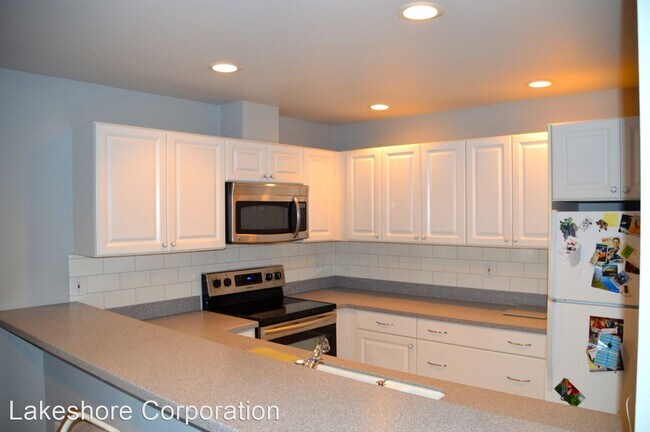 Building Photo - 2 br, 1 bath House - 1926 Fairview Ave E A...