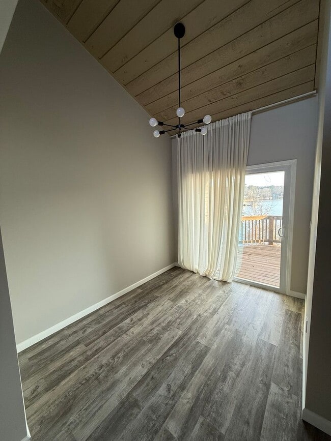 Foto del edificio - Lakefront Living at Fairfield Plantation