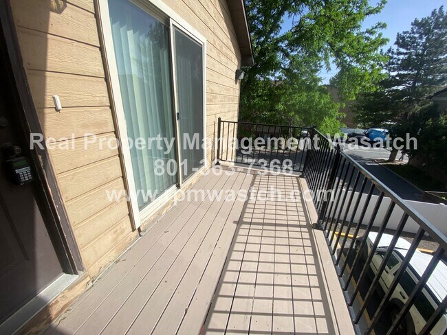 Foto del edificio - Come See This Great 2 Bedroom 1 Bath Condo...