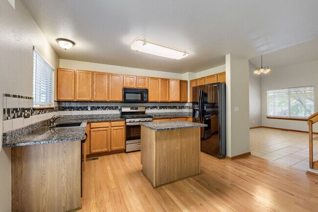 Foto del edificio - Evolve Real Estate: Beautiful 5 Bedroom Home in HIGHLANDS RANCH - Available NOW!