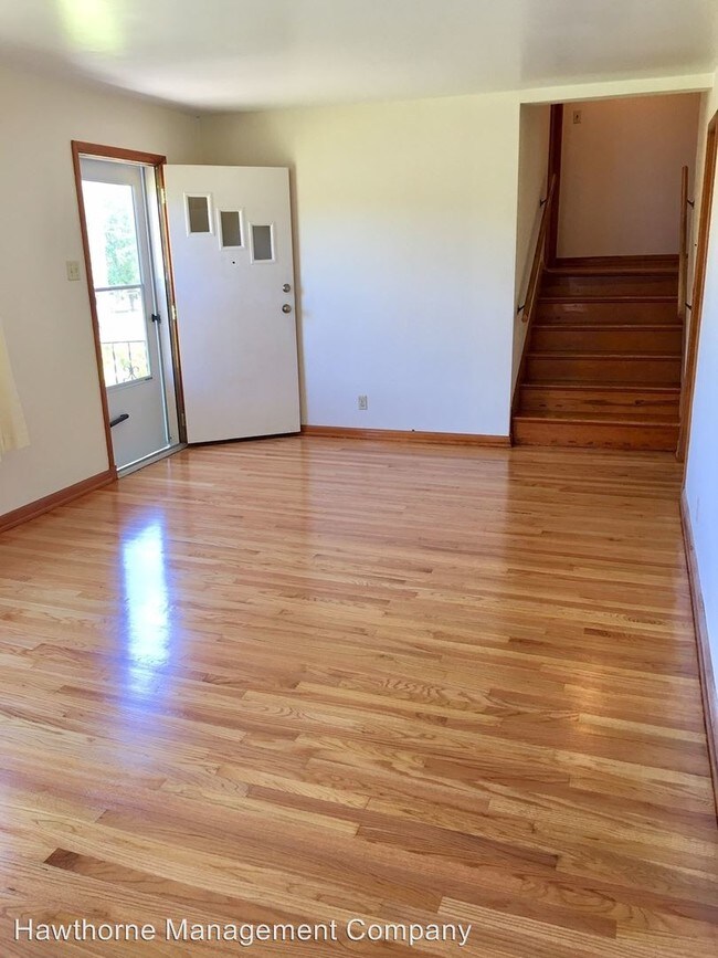 3 Br 1 5 Bath House 17 Pershing Road For In 3 Br 1 5 Bath House 17 Pershing Road For In