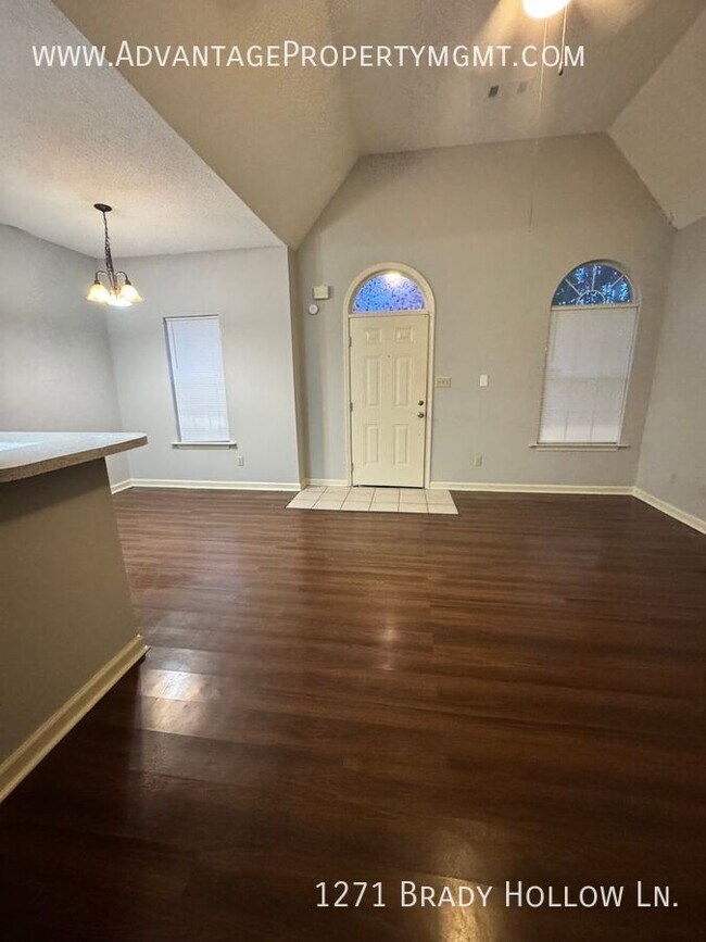 Foto del edificio - 1271 Brady Hollow Ln